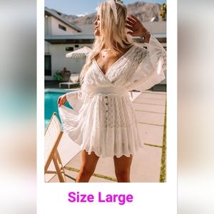 White lace romper size Large